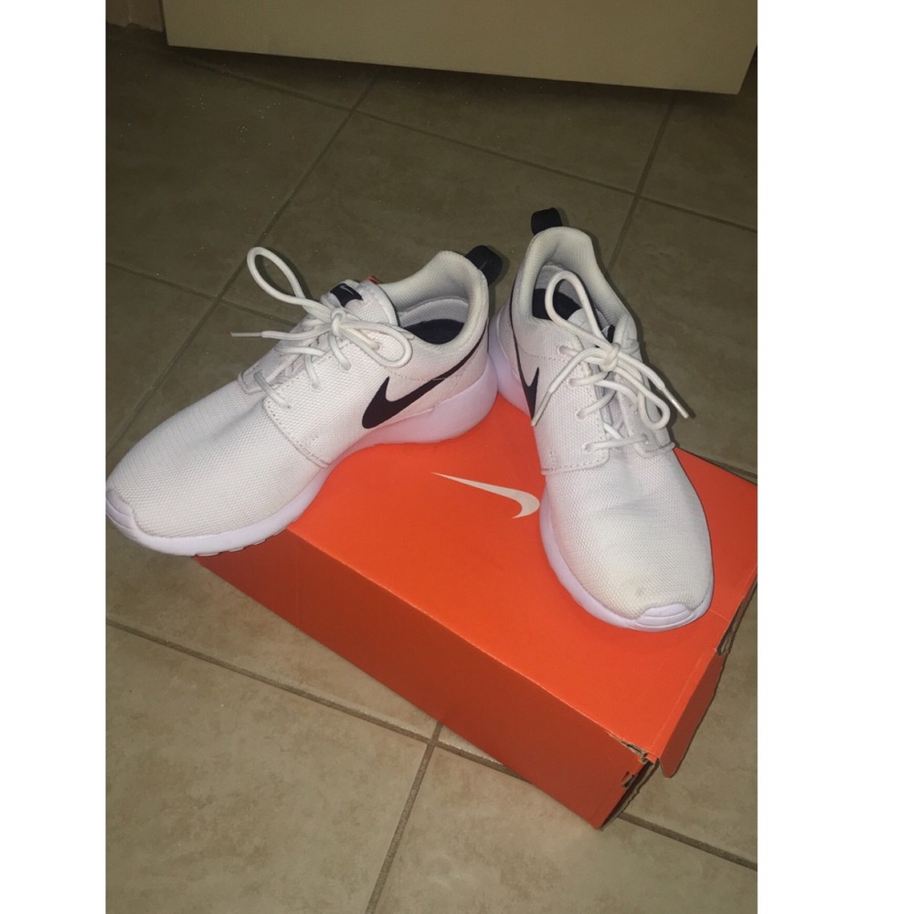Nike Roche One